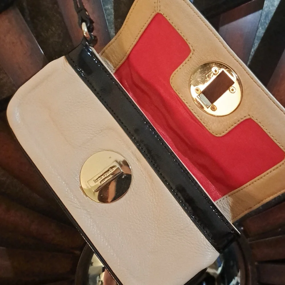 Kate Spade Wristlet Used - Picture 4 of 8